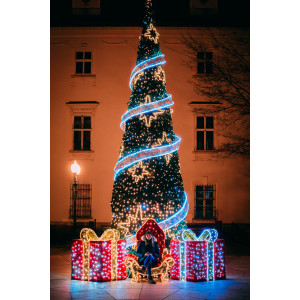 CONE Nagy méretű 600cm Műfenyő CONE Nagy méretű 600cm Műfenyő