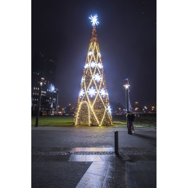 CONE Nagy méretű ÁTJÁRÓVAL 800cm Műfenyő CONE Nagy méretű ÁTJÁRÓVAL 800cm Műfenyő